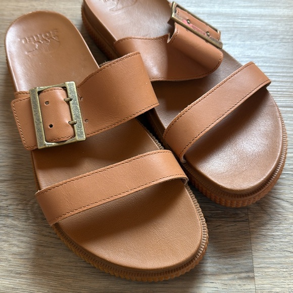 Sorel Shoes - Sorel Roaming Double Buckle Tan Gold Sandals Never Worn NWOT